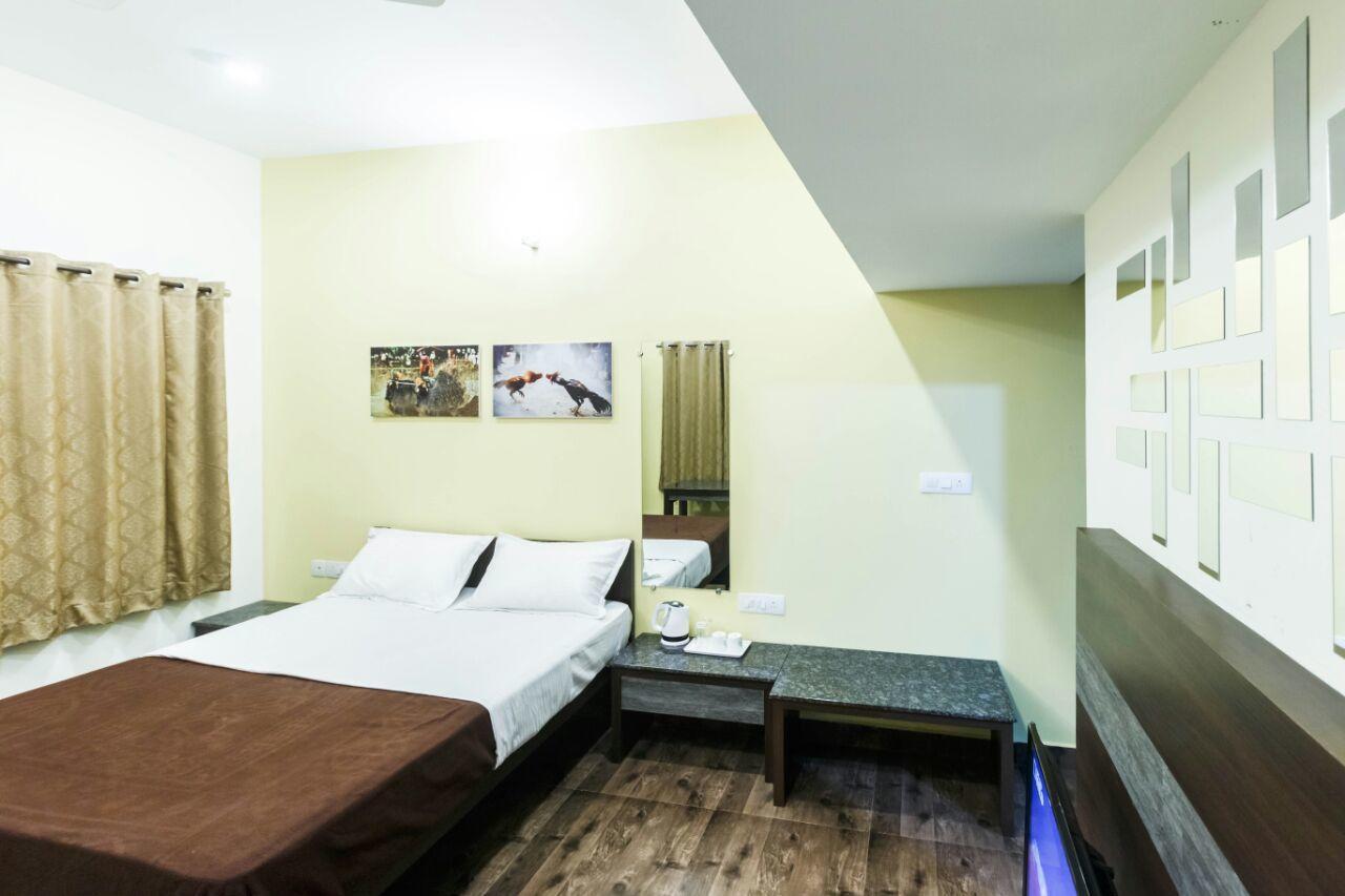 Karkera Comforts Hotel Madikeri Bagian luar foto