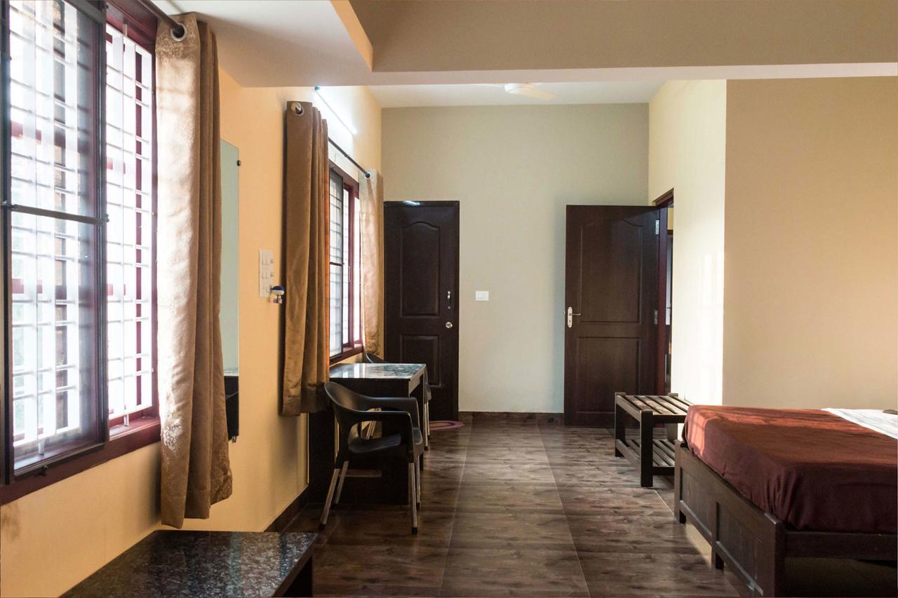 Karkera Comforts Hotel Madikeri Bagian luar foto