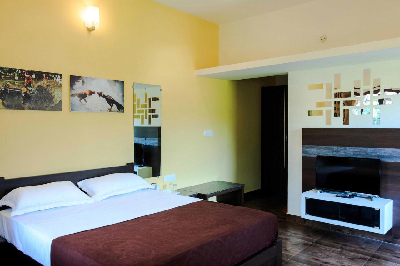 Karkera Comforts Hotel Madikeri Bagian luar foto