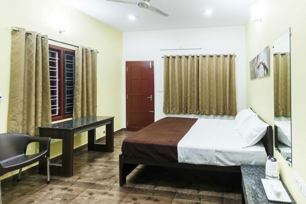 Karkera Comforts Hotel Madikeri Bagian luar foto