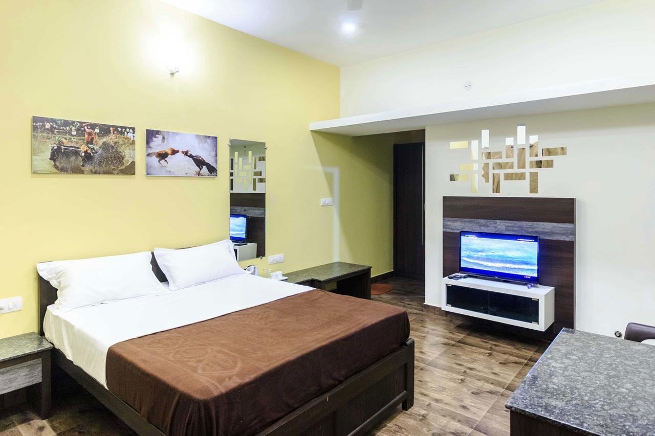 Karkera Comforts Hotel Madikeri Bagian luar foto